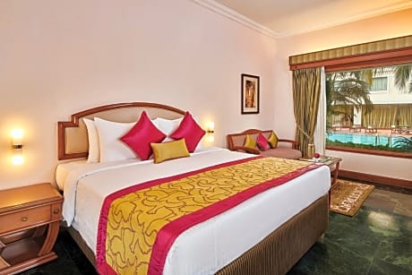 Deluxe Double Room with Pool View - 01 way Airport transfer