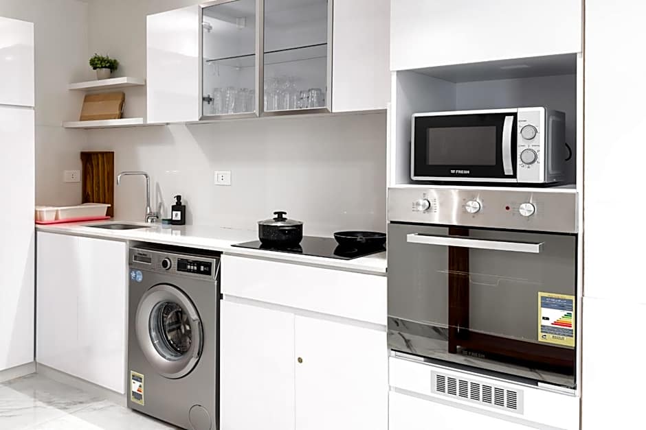 The 2BDR Radiant Residence 5 min to Airport