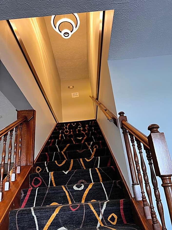 Sky Lodge Inn & Suites - Delavan