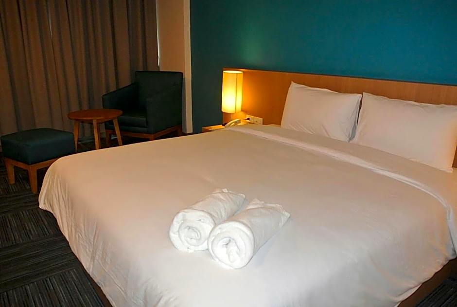 S Tara Grand Hotel