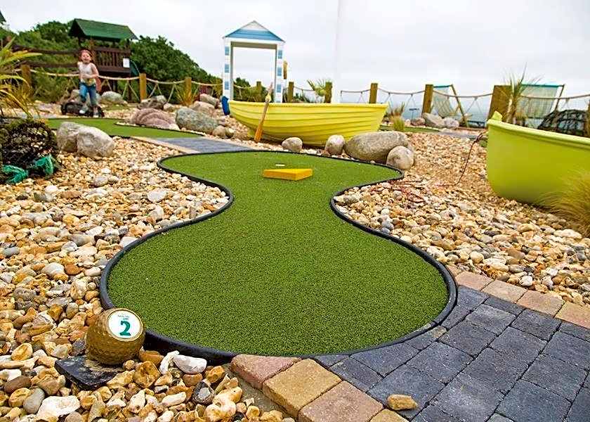 "Trinity" at Whitecliff Bay Isle of Wight- Yarborough View 4