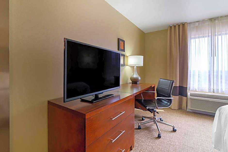Comfort Inn & Suites