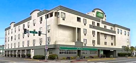 GuestHouse Inn & Suites Anchorage Inn