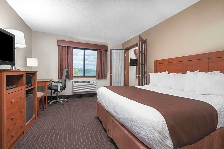 AmericInn by Wyndham Lake City