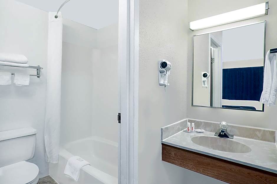 Super 8 by Wyndham Middletown