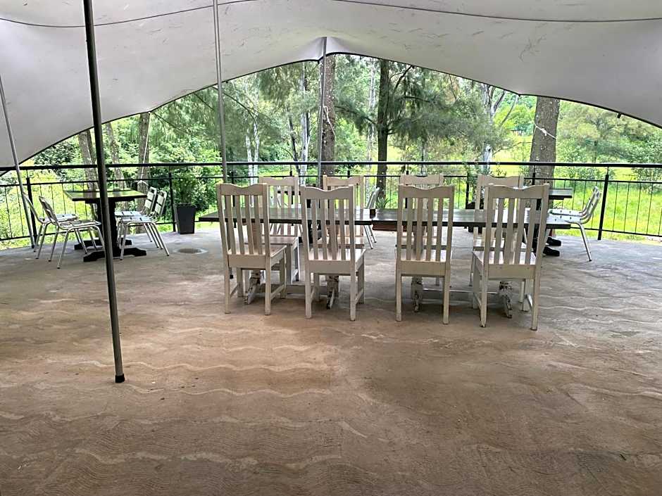 La Moor Country Venue & Eatery