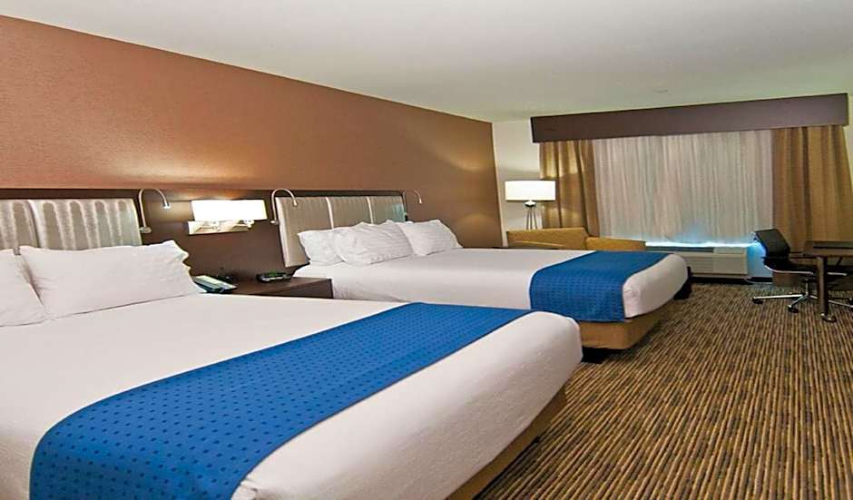 Photo 1 of 3 of Standard 2 Queen Beds