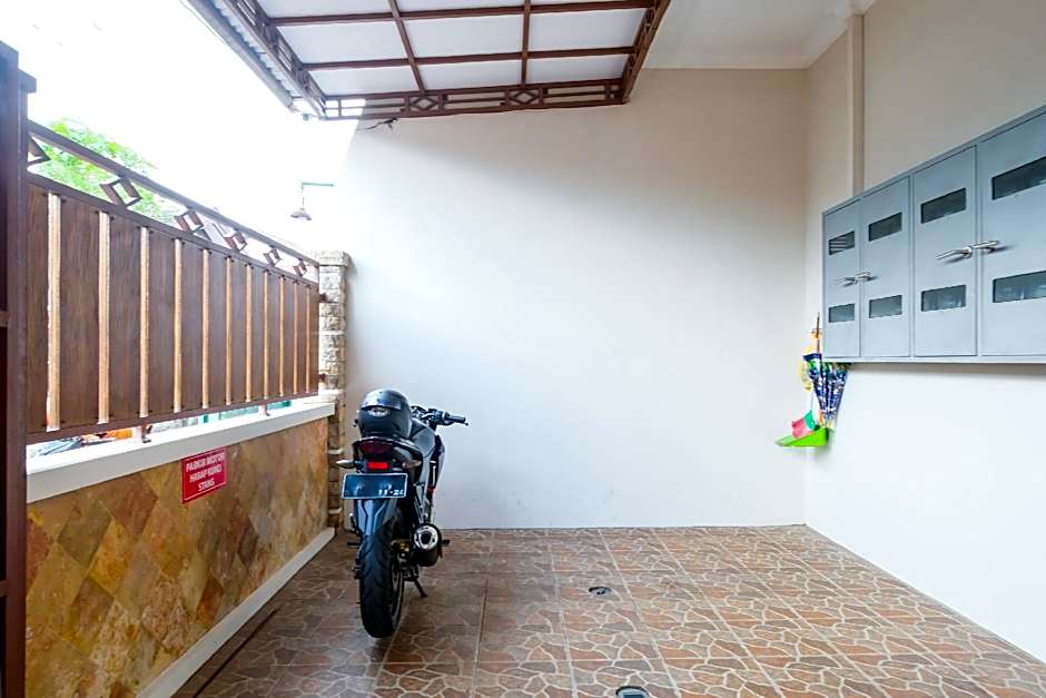 RedDoorz @ Syariah House Purwokerto