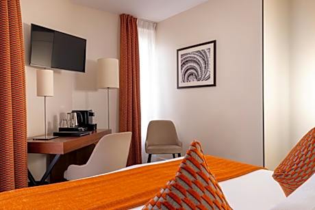 2 Interconnecting Superior Rooms