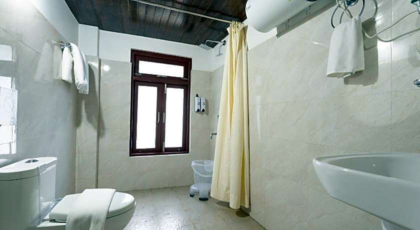 Summit Sherpa Mountain Hotel