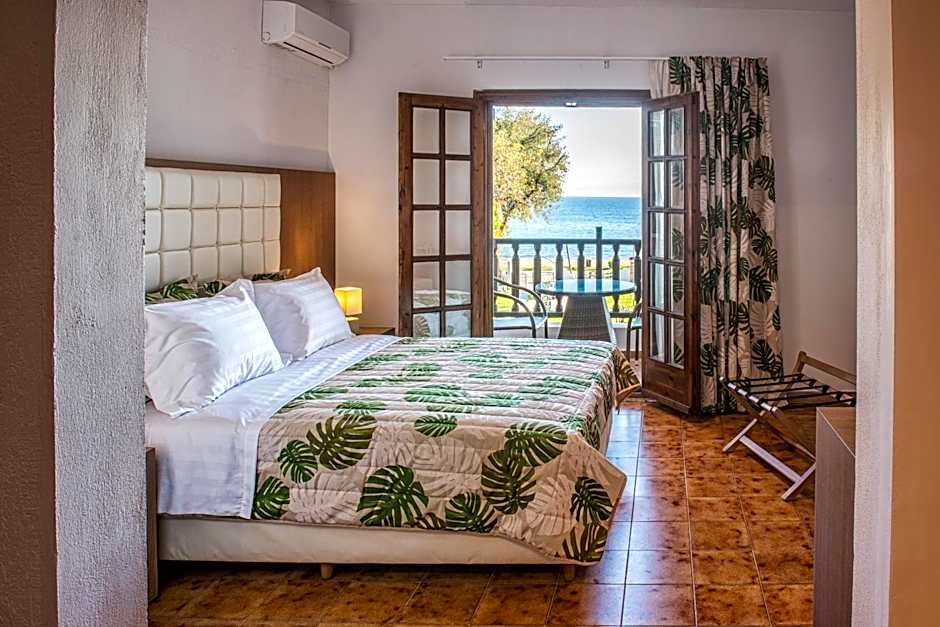 Photo 1 of 9 of Junior Suite, Sea View