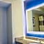 La Quinta Inn & Suites by Wyndham NE Long Beach/Cypress