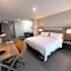 Holiday Inn Express Hotel & Suites Grants Milan By IHG