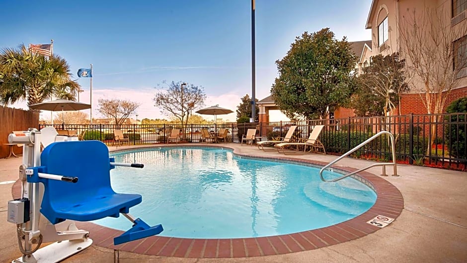 Best Western Plus Executive Hotel & Suites