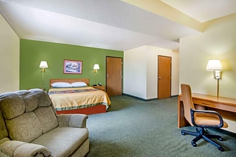 1 King Bed Studio Suite Non-Smoking