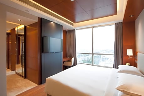 King Room with 15% discount on Food ,soft beverage, Laundry and Spa