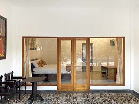 Deluxe Room Pool Access