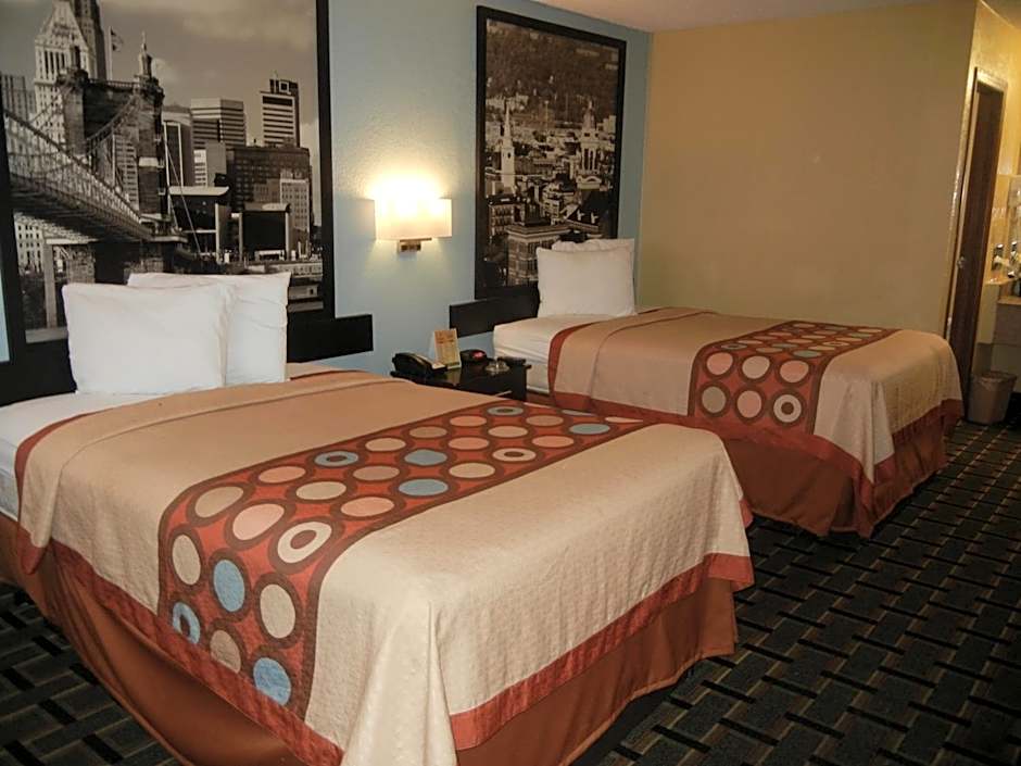Super 8 by Wyndham Cincinnati OH