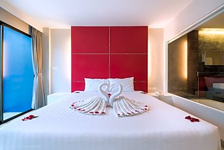 Grand Deluxe Double Room with Bathtub