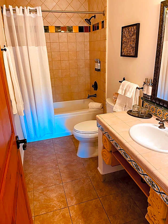 Los Arboles Hotel