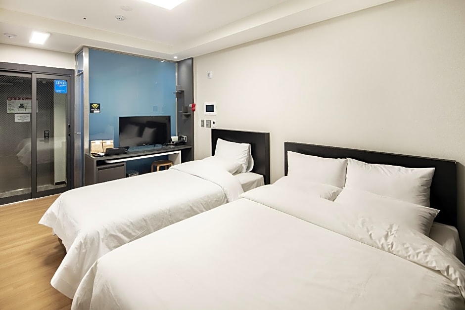 Paju Khills the terrace