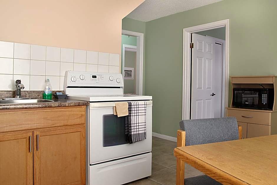 Perth Plaza Inn & Suites