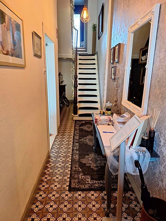 "Chez Ba'Nus"