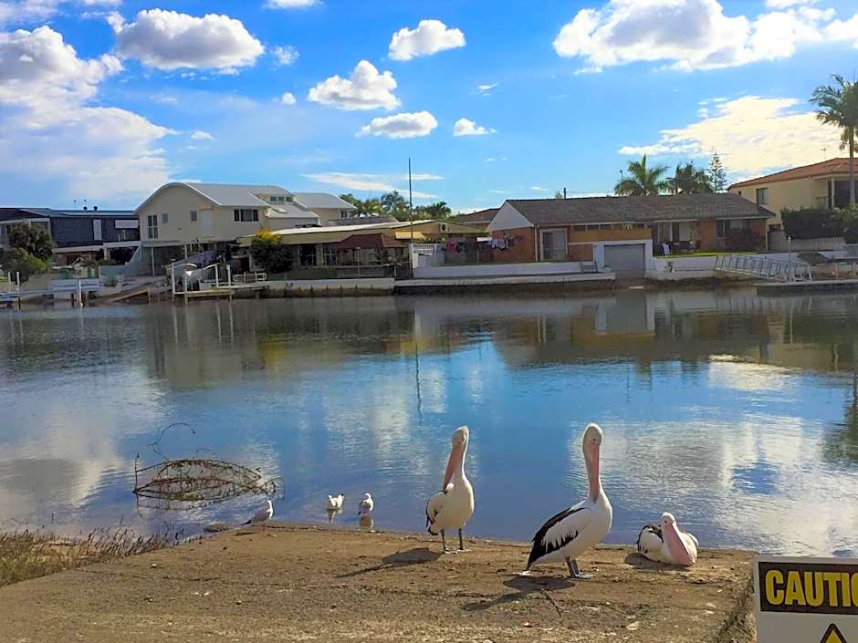 Pelican Cove Waterfront Apartment