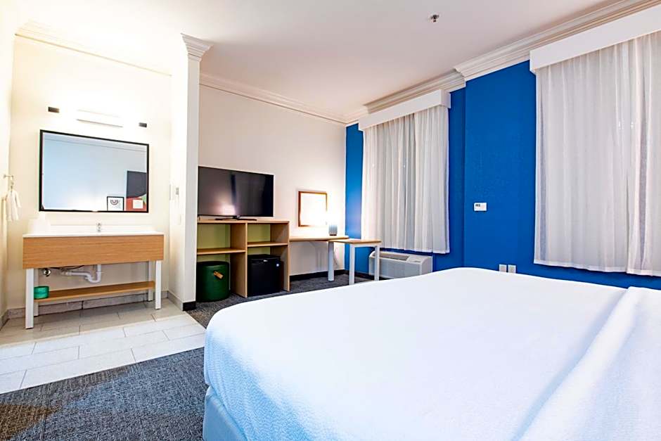 Spark by Hilton Lafayette South