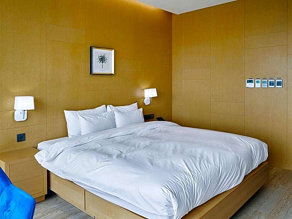 CS Hotel