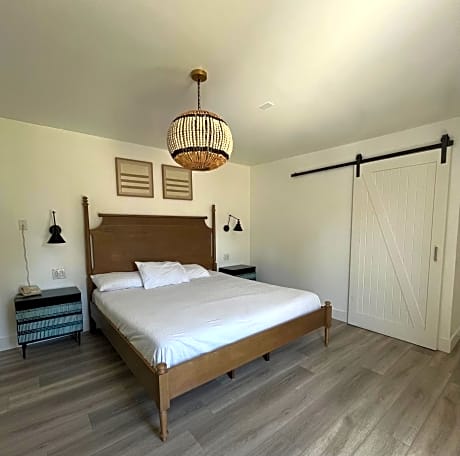 King Room - Non-Smoking