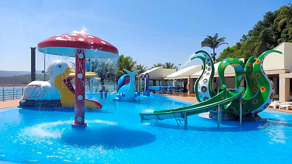 Suíte com Vista para o Lago em Capitólio em Escarpas do Lago