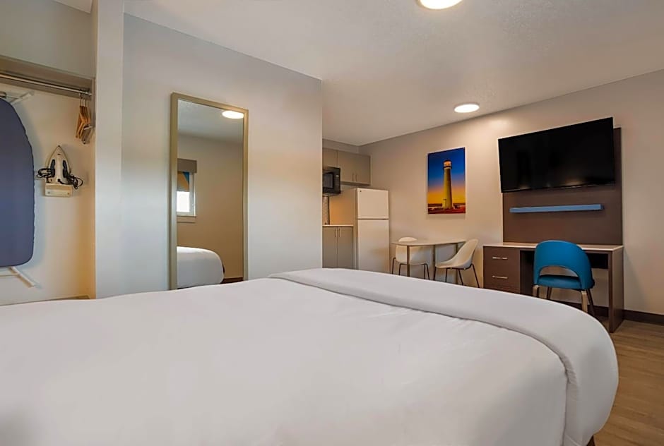 Suburban Studios Biloxi North Area