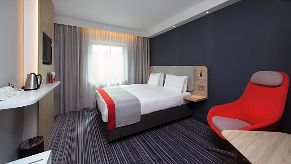 Holiday Inn Express Geneva Airport by IHG