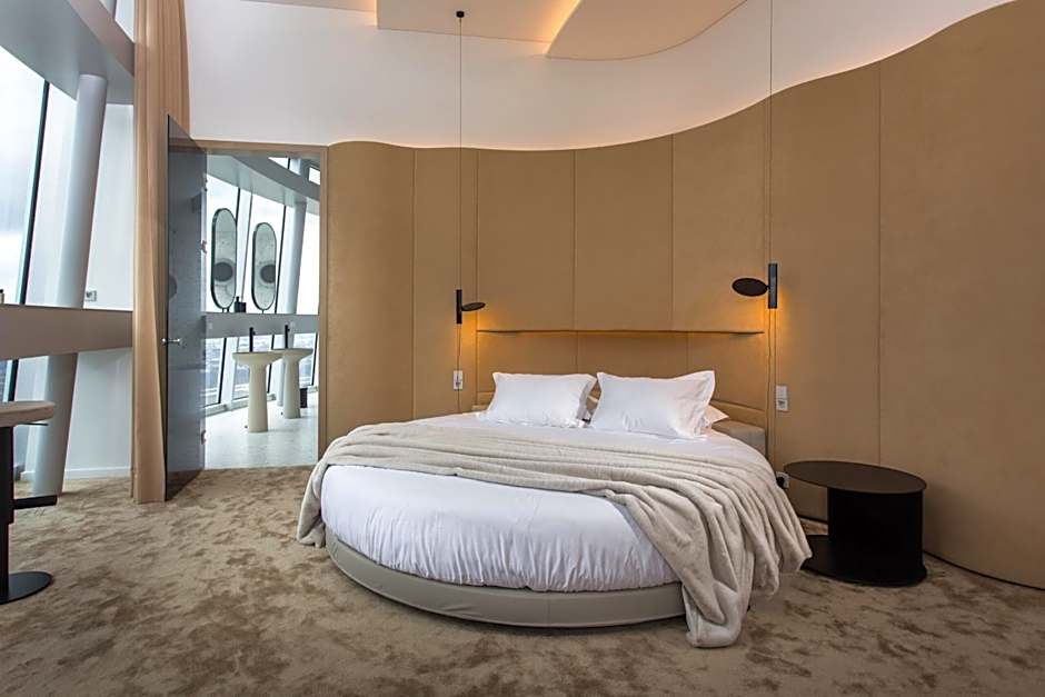 Vilnius TV Tower Apartments DEBESYS