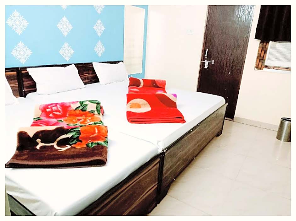 Goroomgo Shivay Guest House Godowlia Varanasi