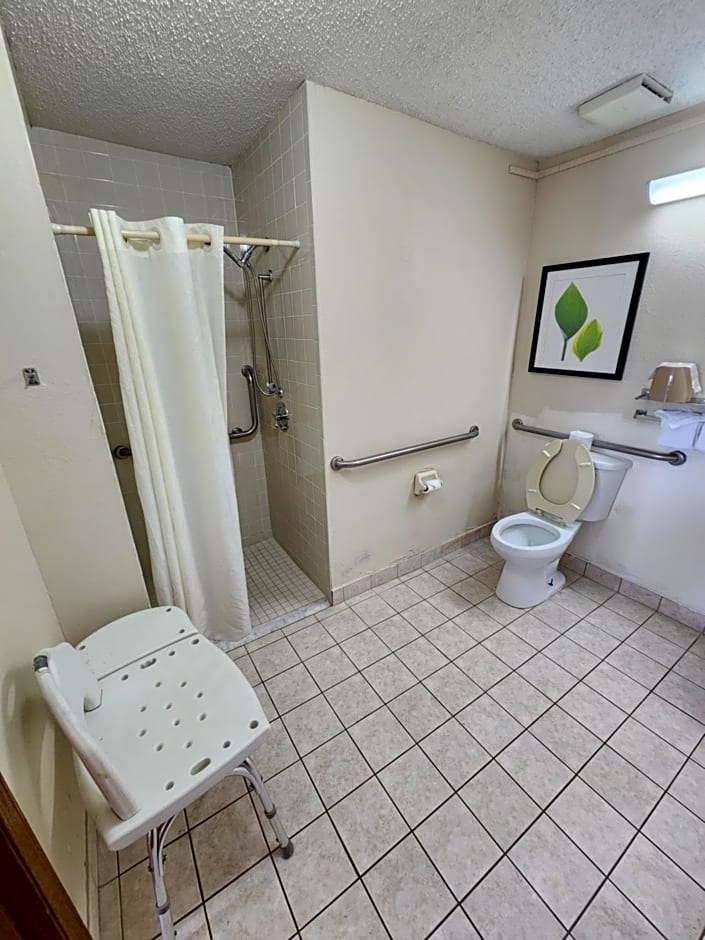 WestSpring Inn - Westlake Cleveland