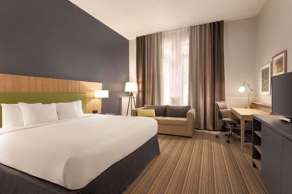 Country Inn & Suites by Radisson, St. Charles Historic District