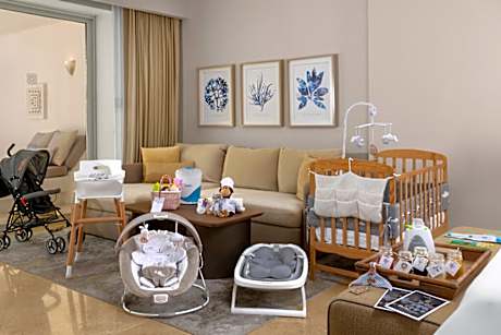 AMBASSADOR 2 BEDROOM FAMILY SUITE