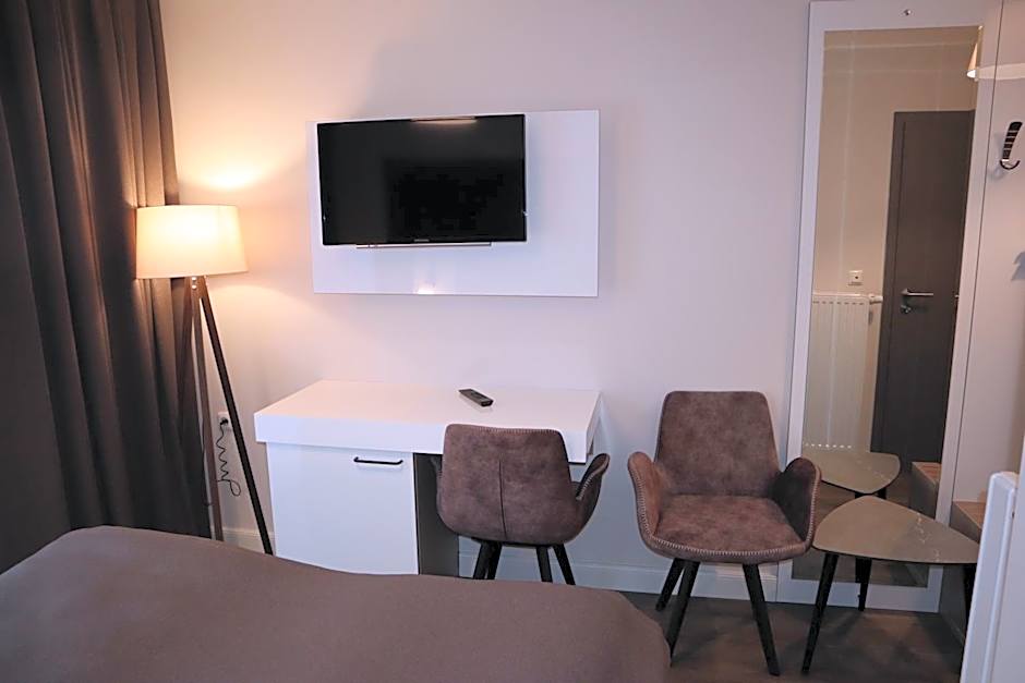Photo 1 of 8 of Double Room with Private Bathroom