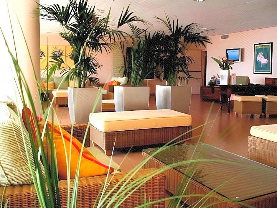 Atlantic Holiday Hotel