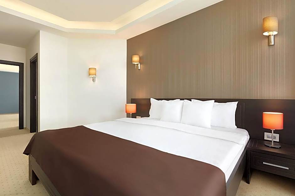Foto 1 de 6 de Deluxe 1 King Bed Suite