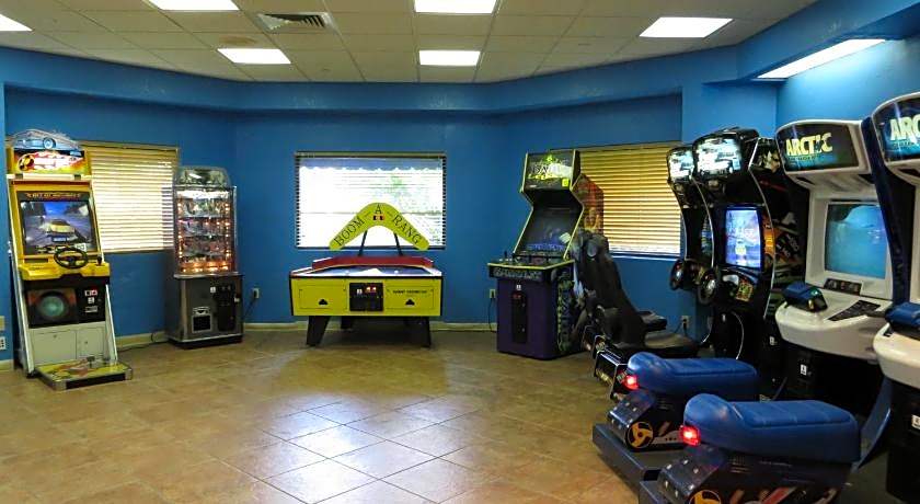 Maingate Lakeside Resort – Kissimmee, FL