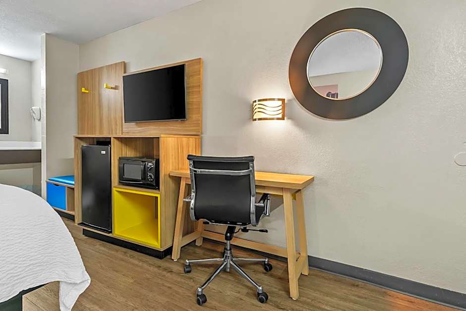 Days Inn by Wyndham Simpsonville