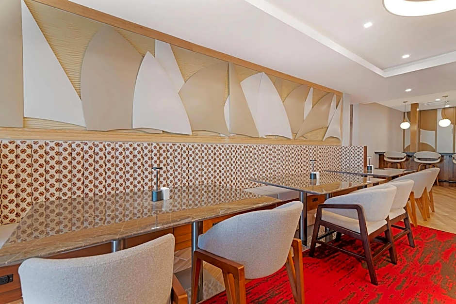Cambria Hotel & Suites Plymouth