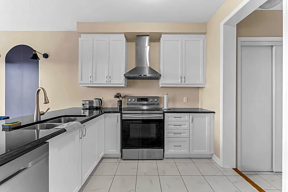 Spacious Family Getaway Near Nature & Dining