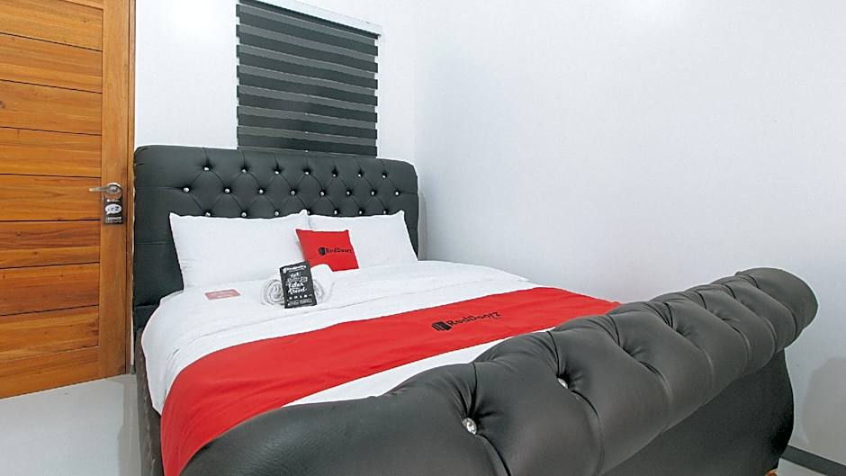 RedDoorz @ St. Catherine Residences Olongapo City