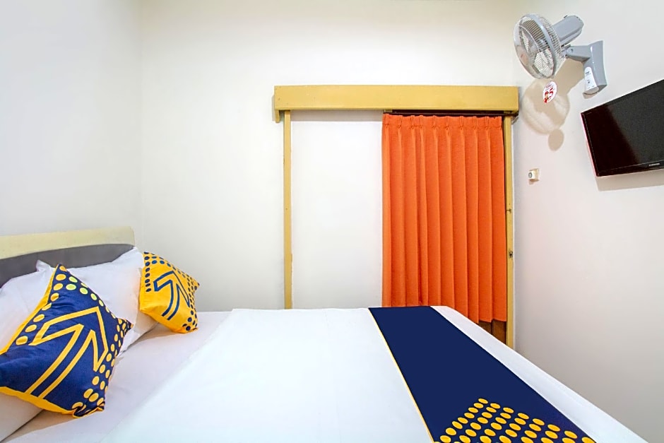 SPOT ON 3218 Bee Palm Family Syariah