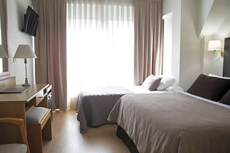 DOUBLE STANDASR TWO PEOPLE CHILD