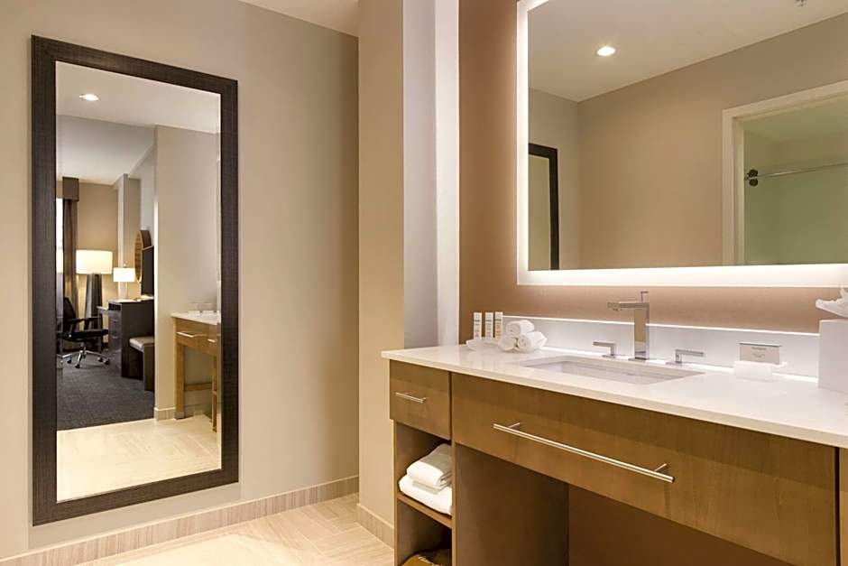 Homewood Suites by Hilton Calgary Downtown